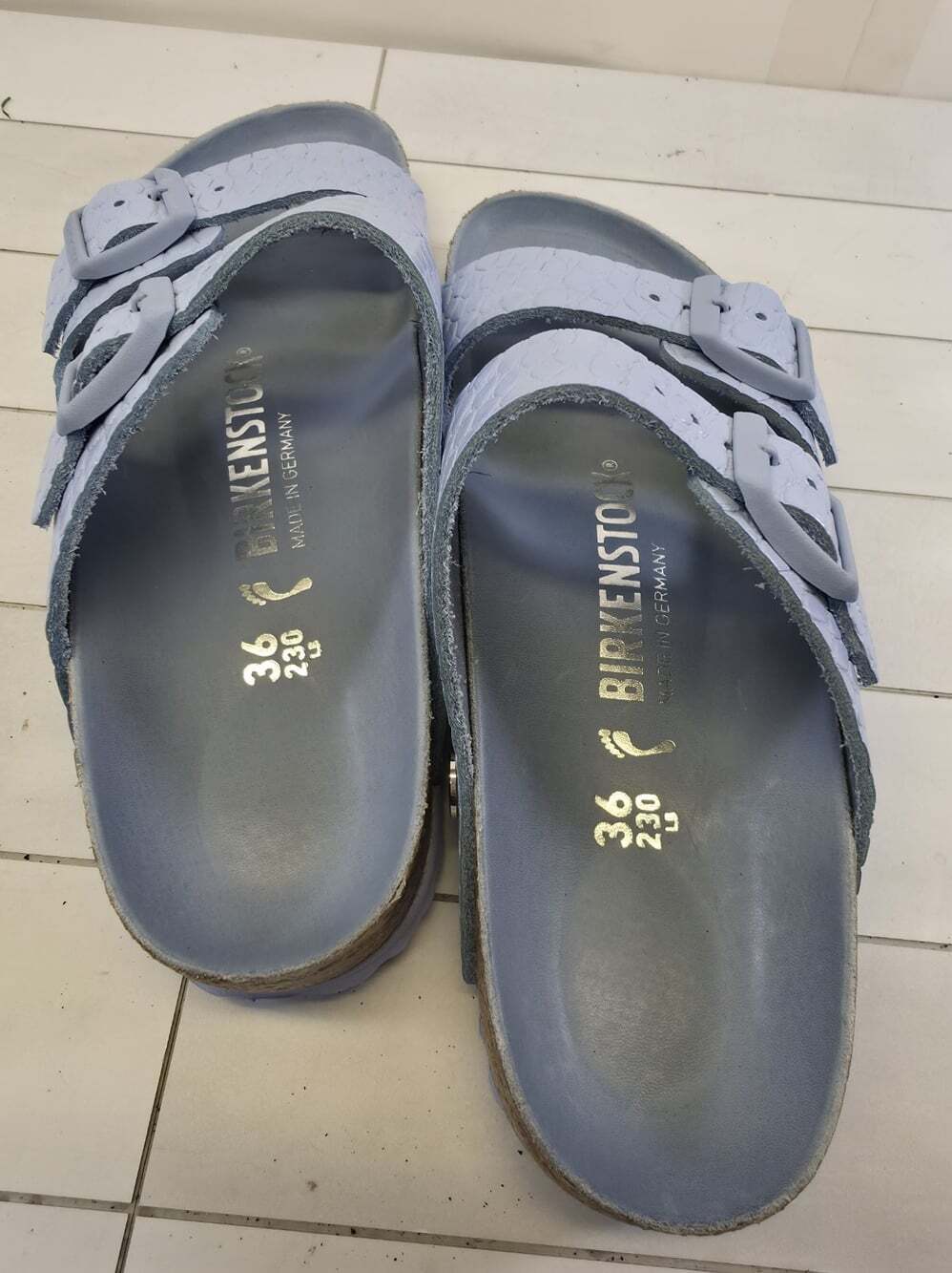 Birkenstock Women’s Sz 36 Arizona Rivet Logo Dusty Blue Leather Slides US 5-5.5 - Picture 4 of 6